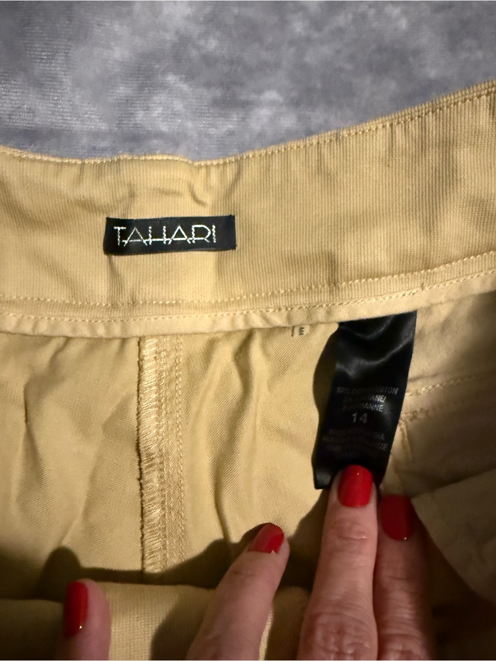 Tahari Classic Tailored Bermuda Shorts in Khaki - Picture 3 of 4
